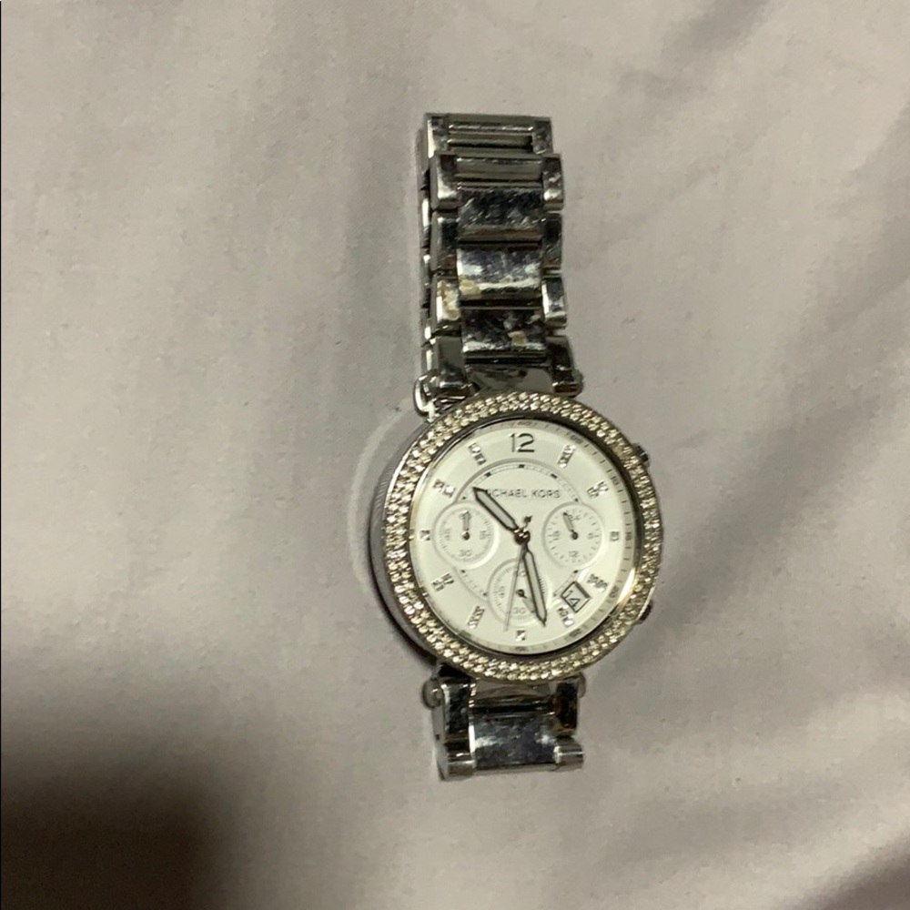 Great watch for a night out!